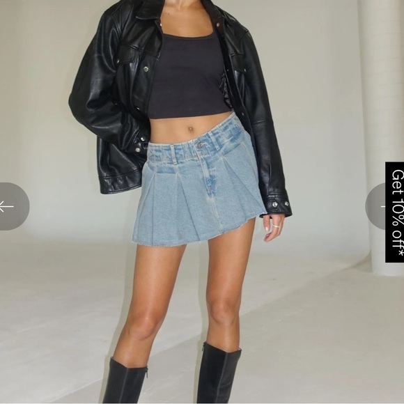 Abrand Pleated Denim Mini Skirt - Picture 2 of 10